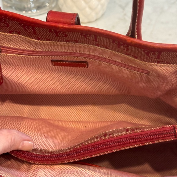❤️DOONEY & BOURKE RED SIGNATURE SATCHEL! - Picture 7 of 9